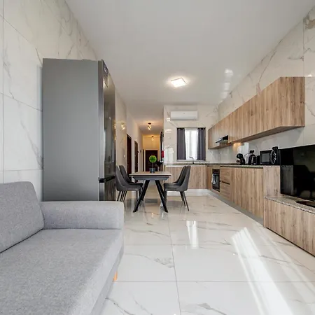 2br Penthouse Near Ancient Temples