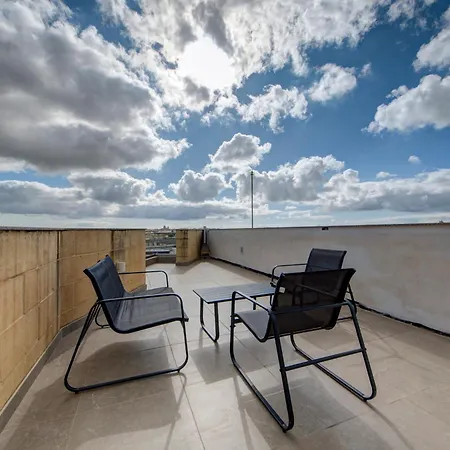 2br Penthouse Near Ancient Temples Διαμέρισμα Tarxien