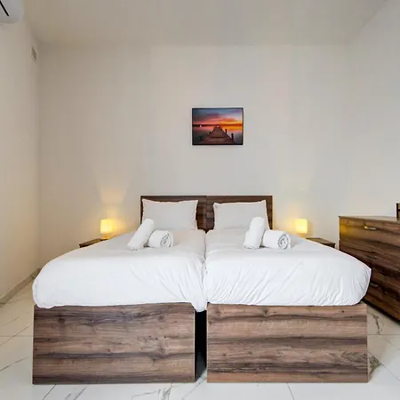 2br Penthouse Near Ancient Temples