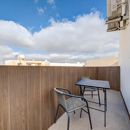 2br Penthouse Near Ancient Temples Διαμέρισμα Tarxien